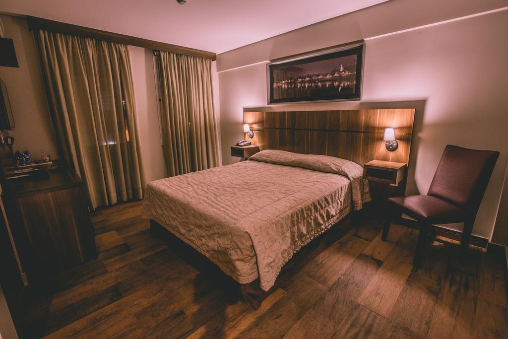 Padom Business Hotel Bragança Paulista Zimmer foto