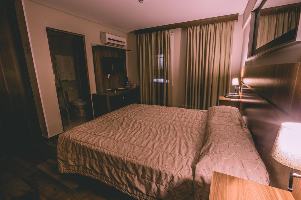 Padom Business Hotel Bragança Paulista Zimmer foto